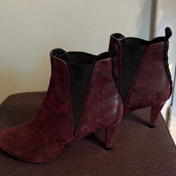 DKNY Maroon Ankle Booties - Picture 4 of 5